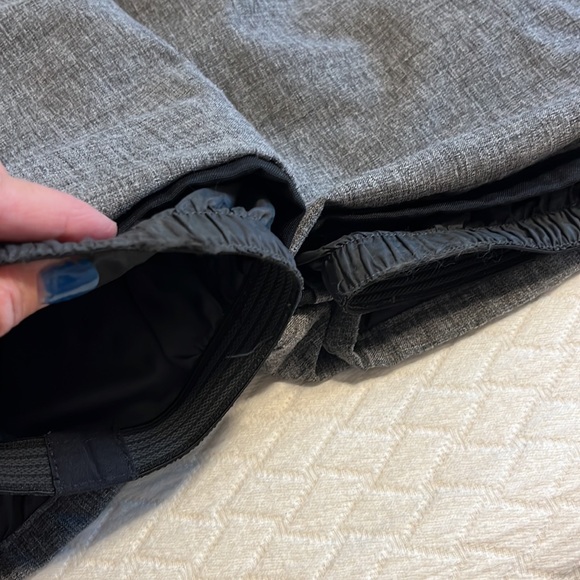 Burton snowpants, snowboarding/skiing, adjustable, zip pockets, grey, L (14-16) - Picture 13 of 16